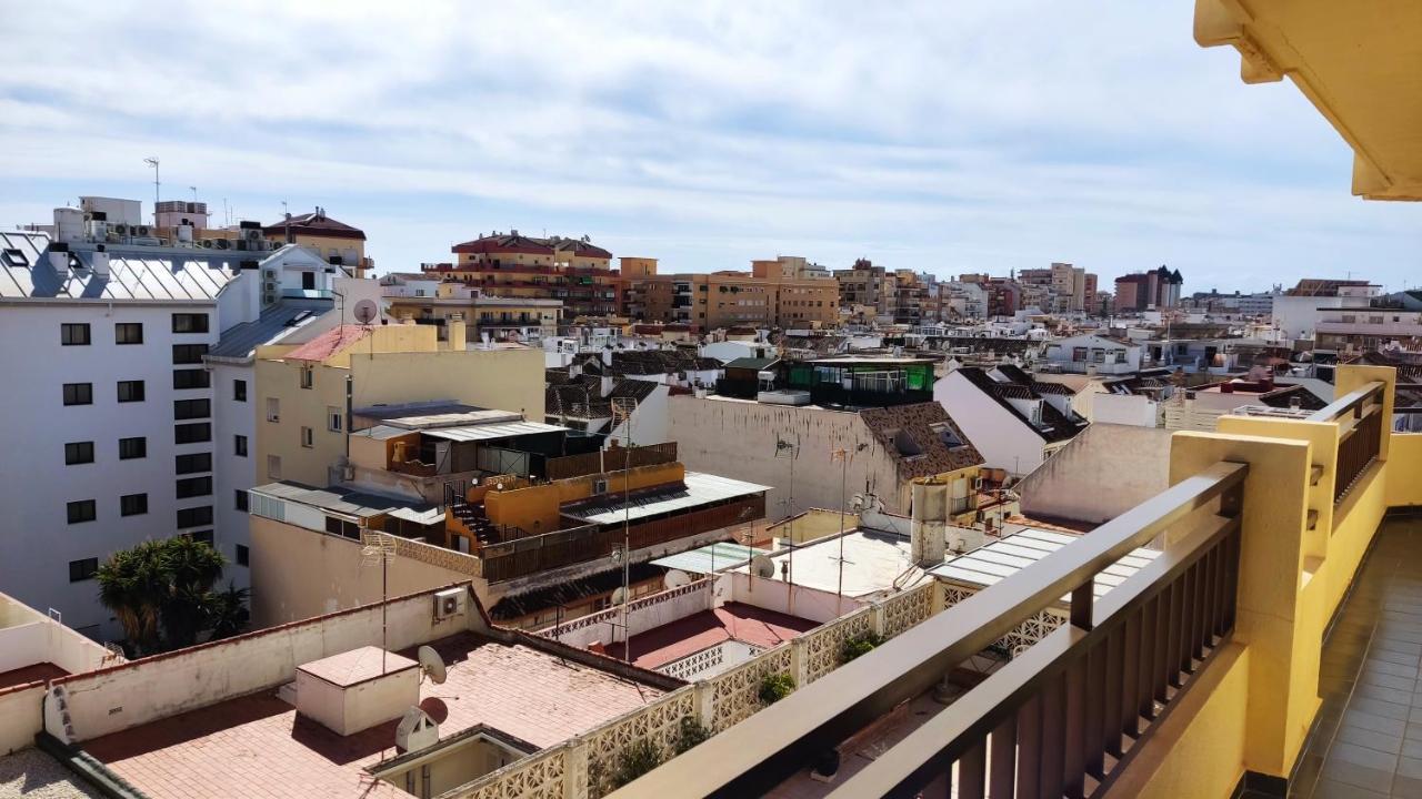 En El Centro Y Al Lado De La Playa Apartment Fuengirola Bagian luar foto
